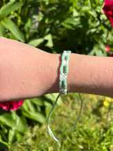 Load image into Gallery viewer, Light Green Daisy Chain Bracelet