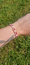 Load image into Gallery viewer, Ombre Daisy Chain Bracelet