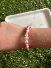 Load image into Gallery viewer, Heart clay bead bracelet
