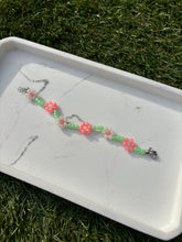 Load image into Gallery viewer, Coral and white seed bead flower bracelet

