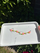 Load image into Gallery viewer, Coral and white flower bracelet

